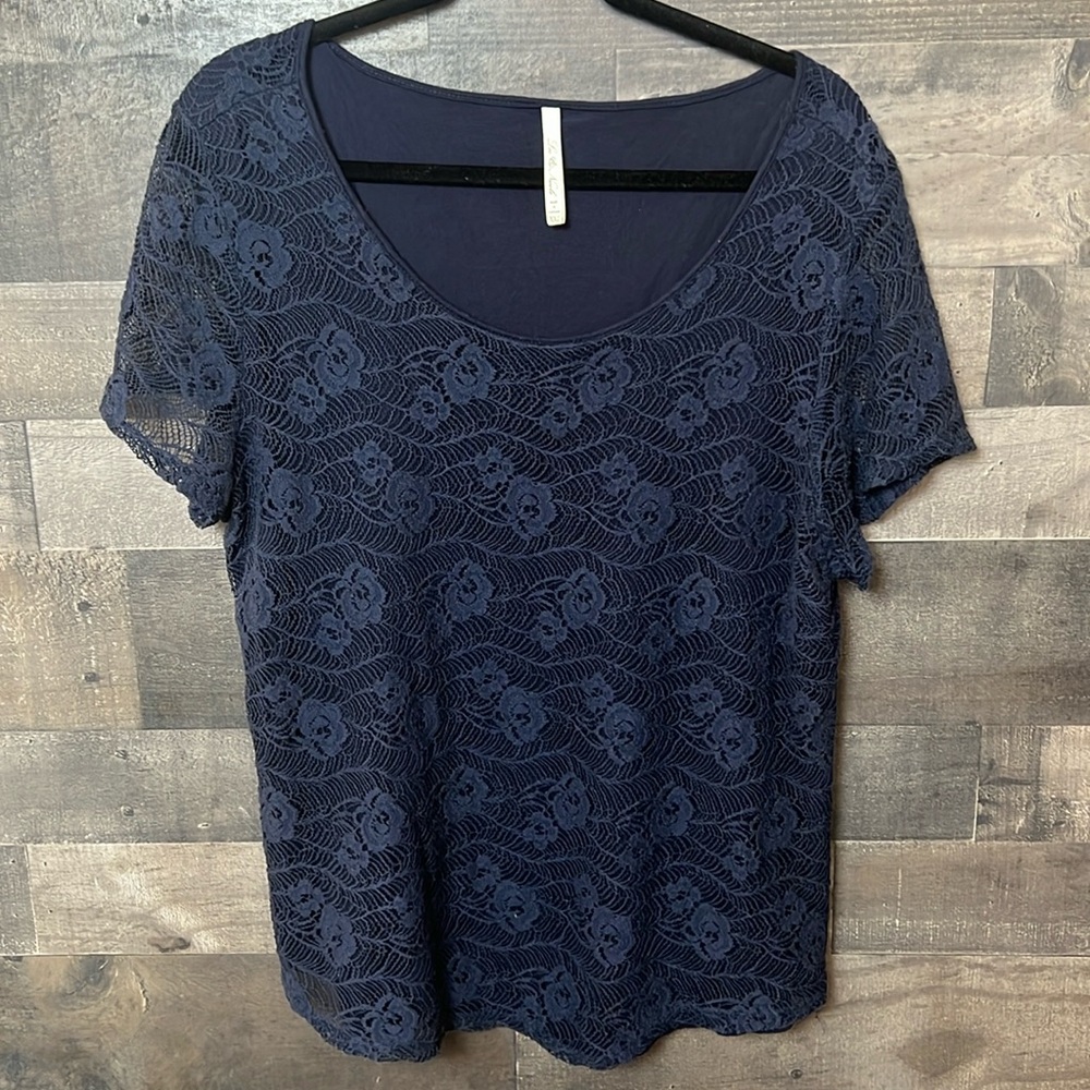 Lace Navy Blue Leo & Nicole Slort Sleeve Scoop Neck Blouse